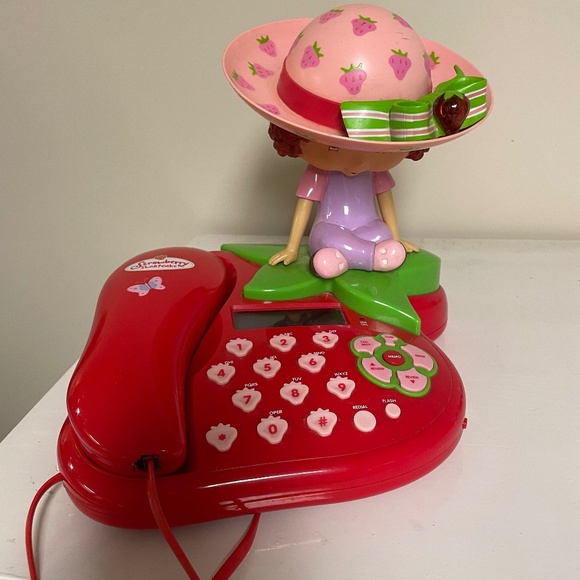 Vintage Strawberry Shortcake Phone - Picture 1 of 6